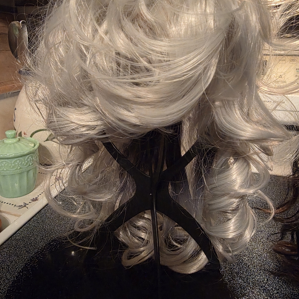 Silver Curl Wig
